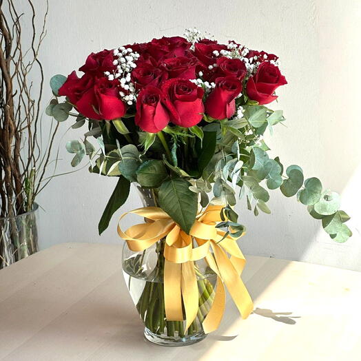 Vase of 31 Red Roses – Luxurious Romantic Floral Gift