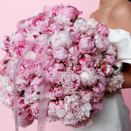 Pleasure Morning: WOW Size Bouquet of 100 Peonies