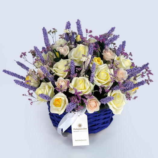 Лавандово-кремовая роза 191