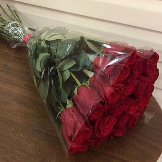 Bouquet luxueux de 10 roses rouges de qualité supérieure