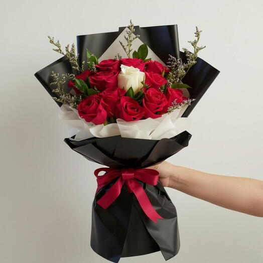 True Love10 Red Roses,1 White Rose
