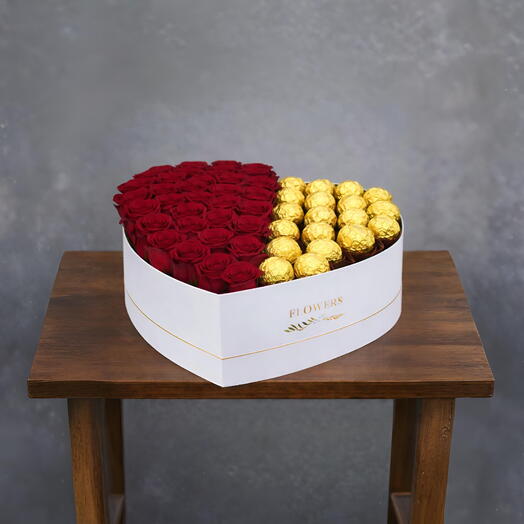 Heart of Love Roses   Chocolates- 10 Roses   15 Chocolates