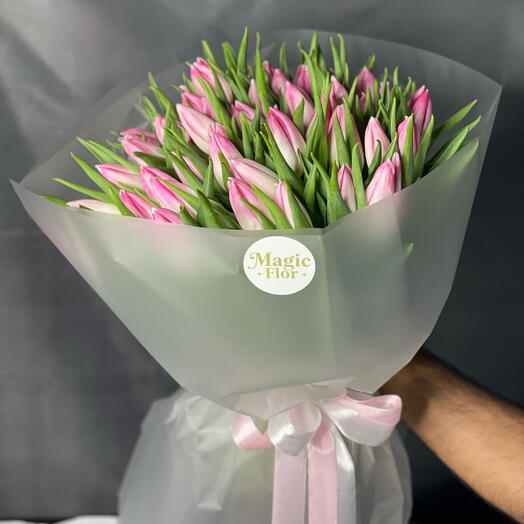 باقة من 55 زهرة توليب وردية