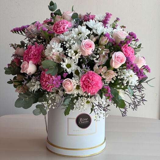 Charming Box of 15 Pink Roses, Carnations   White Chrysanthemums