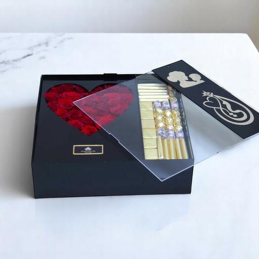 VIP подарочный набор для мамы – красные розы, 700 г бельгийского шоколада в акриловой форме сердца