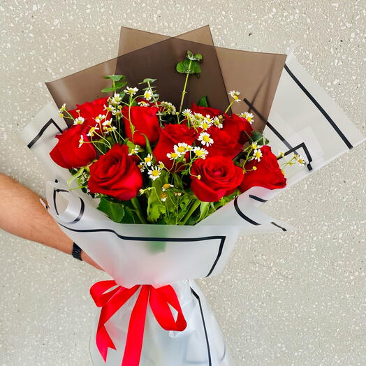 Elegante Ramo de Rosas Rojas Eternas