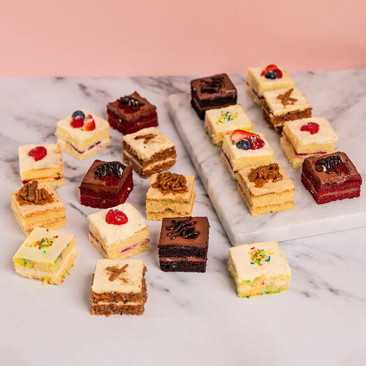 Мини-пирожные | Ассорти мини-тортиков | Коробка десертов из 20 шт.