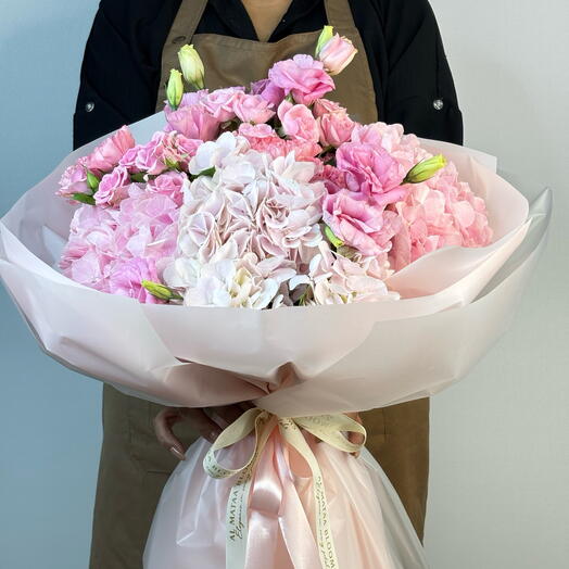 Pink Petal Dream Bouquet : Romantic Luxury in Bloom