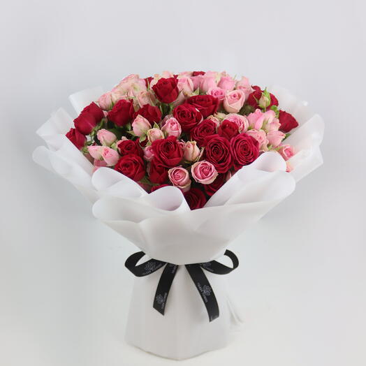 Букет из 51 кустовой розы «Значения любви»