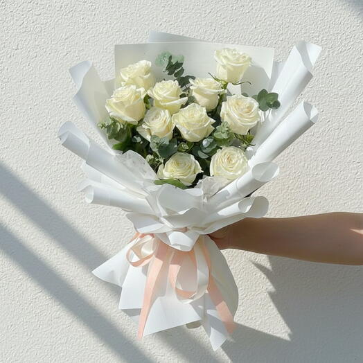 Pure Ivory – 10 белых роз