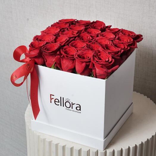 25 roses rouges en boîte blanche -1421