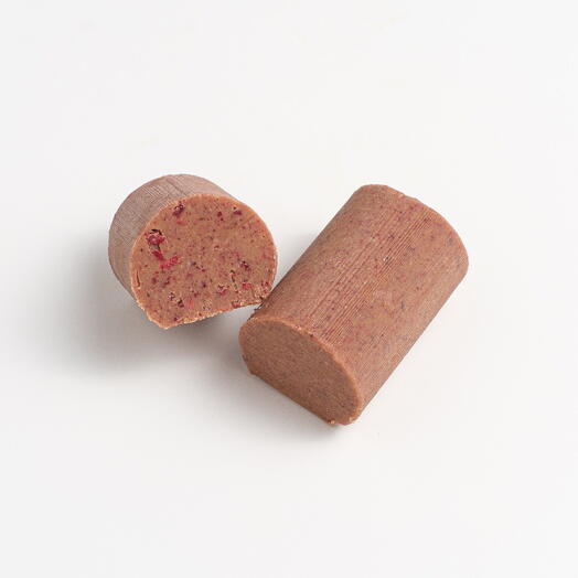 Шоколадные конфеты с кешью и вишней