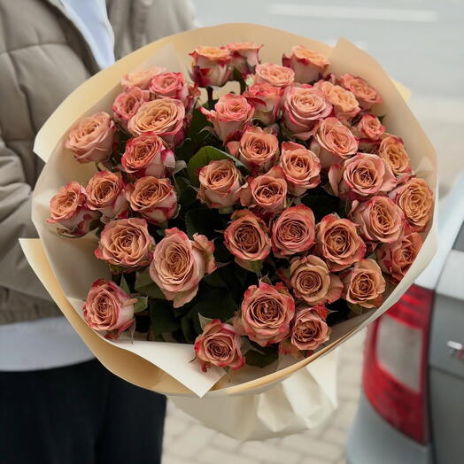 Cappuccino roses fresh bouquet L size