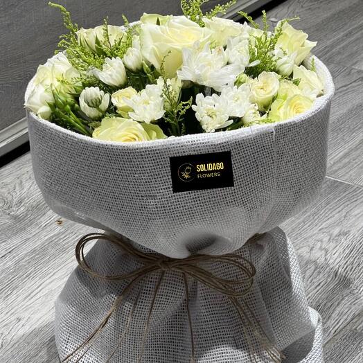 Jute white flowers bouquet