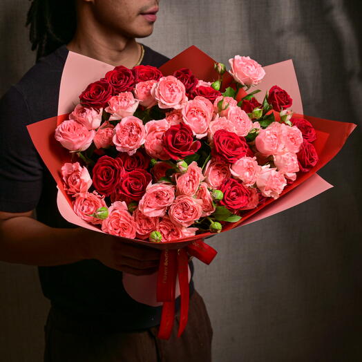 Нежный трендсеттер и законодатель моды Монобукет из красных роз 6201