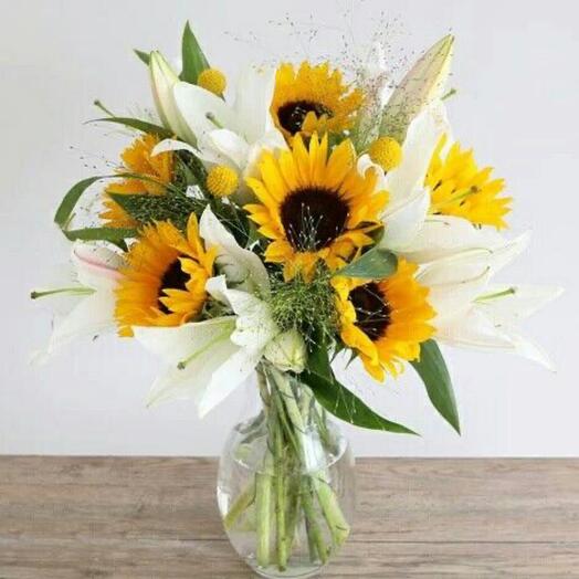 Ваза с подсолнухами