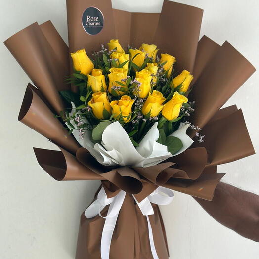 Sunny Cheer – 15 Yellow Roses