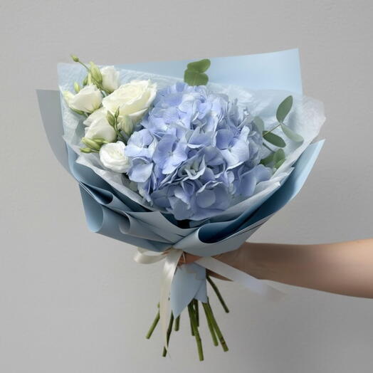 Синие гортензии и белые гвоздики| RC-M337