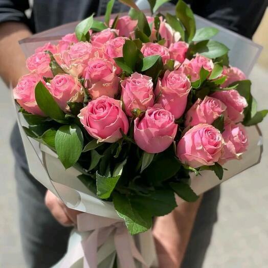 Букет из розовых роз