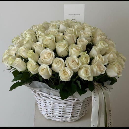 100 White Roses in a Basket