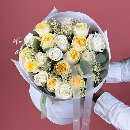 Rosas Doradas: Ramo pequeño de 20 rosas amarillas y blancas