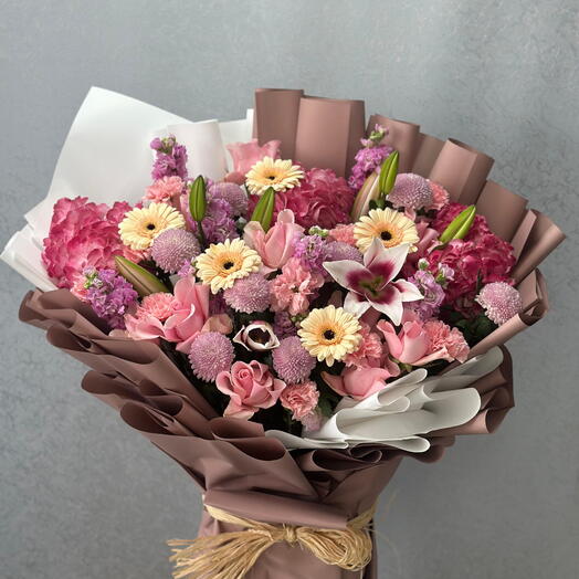 Elegant Mixed Floral Bouquet