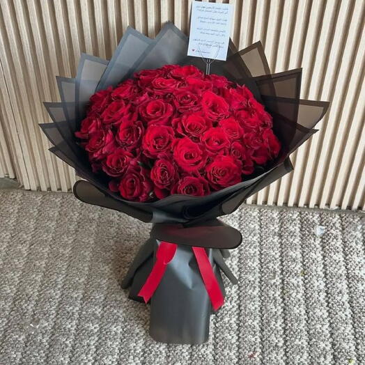 Букет из 60 премиальных красных роз