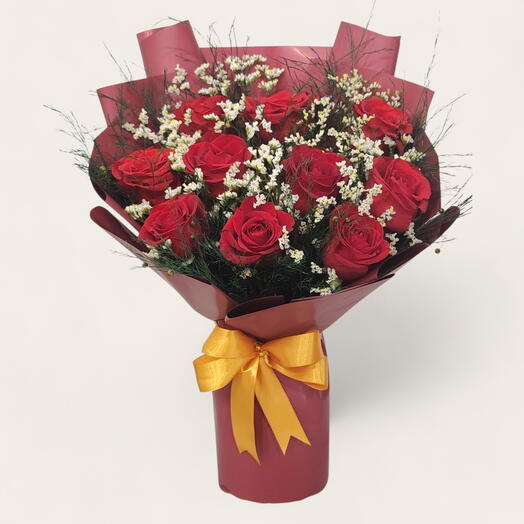 Большой букет красных роз