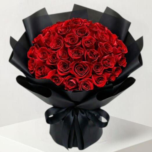 Роскошный букет красных роз «Делюкс» ко Дню святого Валентина, 51 экземпляр, для неё.
