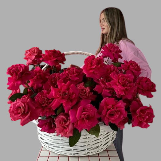 Восторг _ День святого Валентина 69 ярко-розовых классических роз роскошная корзина