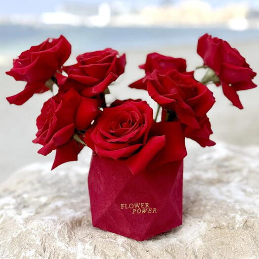 Cherry Royale – boîte de 20 roses rouges