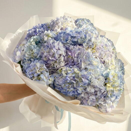 Небесно-голубой