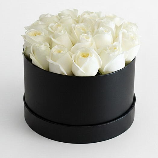Grâce de minuit – 21 roses blanches dans une boîte noire