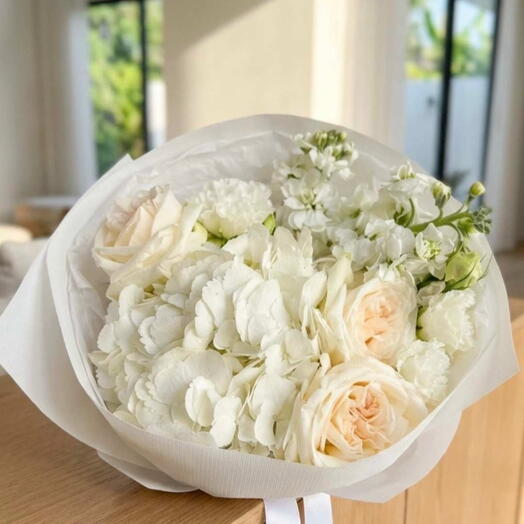 White flowers bouquet Celeste 0109