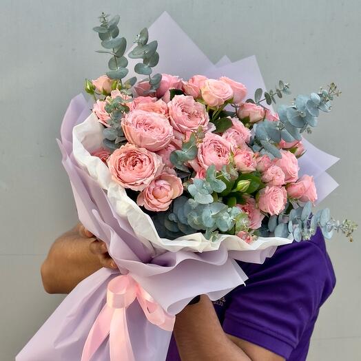 11 Juliet Spray Roses Bouquet | Soft Elegance   Timeless Beauty | Same-Day Dubai Delivery