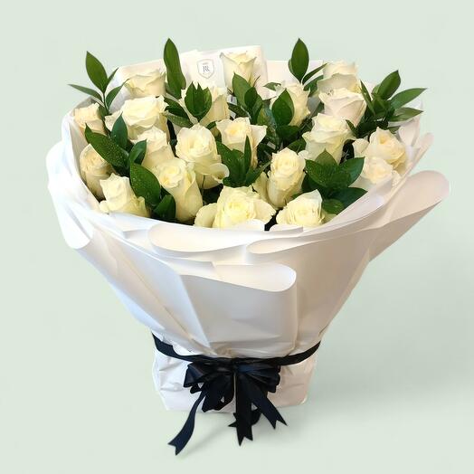 Элегантность чистой белой розы