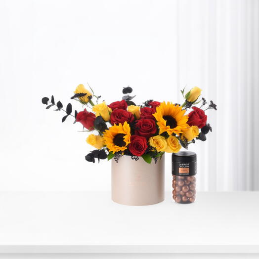 Crimson Sol Bloom Sand Box with Lakrids Salt Caramel