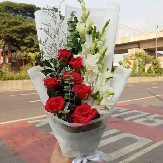 Rose rouge et glaïeul blanc