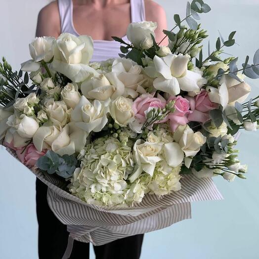 Fresh flowers bouquet