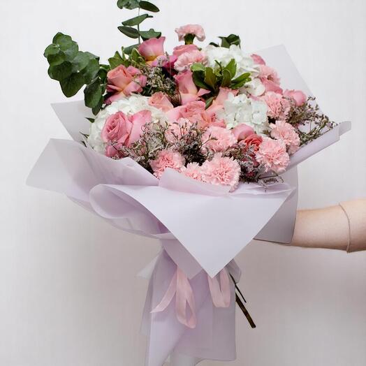Helenar Bouquet – Elegant Pink Roses and White Hydrangeas Wrapped in Soft Pastel Paper