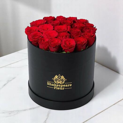 Away My Darling – Coffret de roses rouges luxueux | 22 roses rouges dans une boîte-cadeau ronde noire