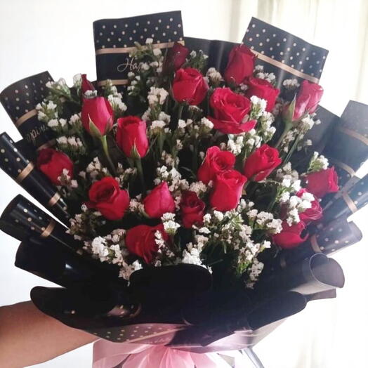 Charming red roses bouquet