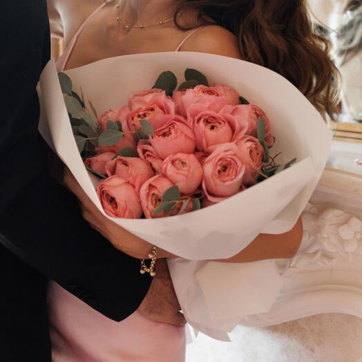 French Roses: Medium Size Bouquet of Roses