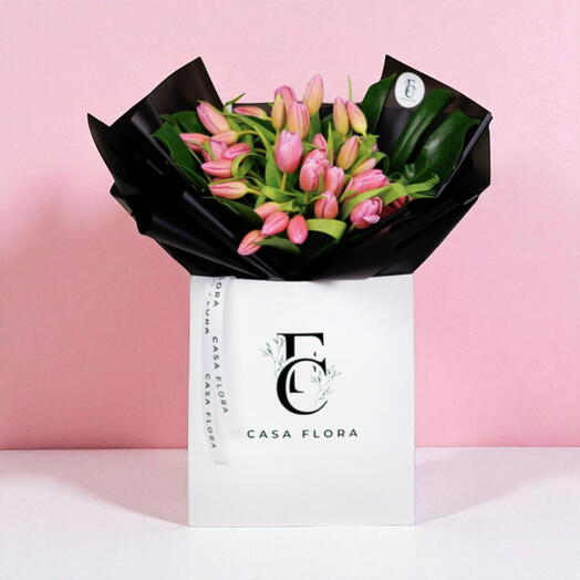 Букет розовых тюльпанов