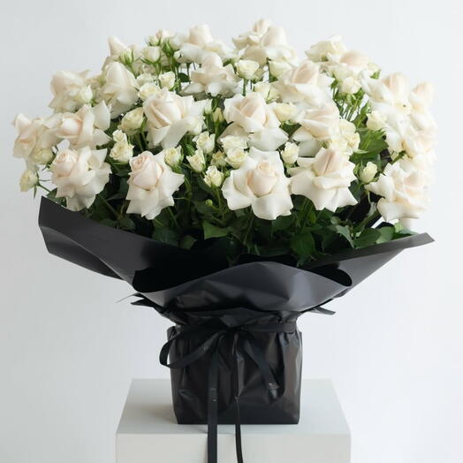 Nuit - White Rose Bouquet (large)