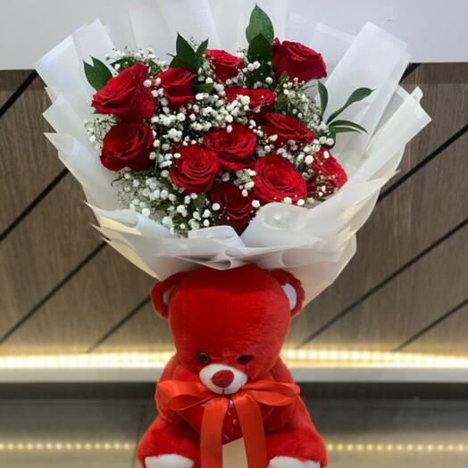 Ramo y osito de peluche