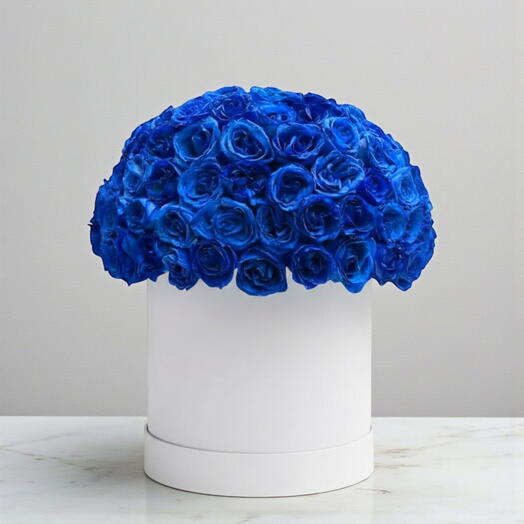 Голубые розы в коробке