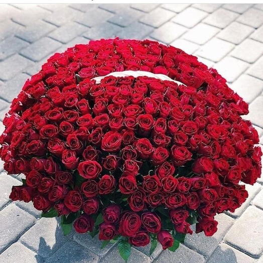Basket with premium  red roses