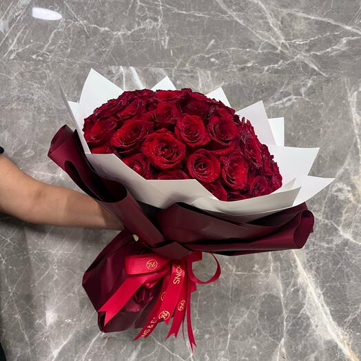 Gran ramo de rosas rojas