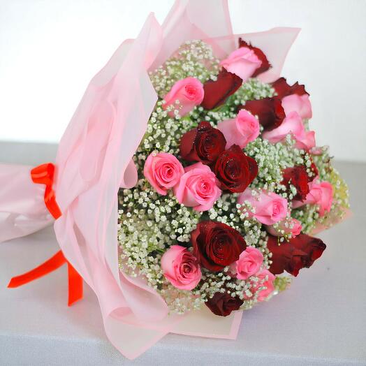 21  Розово-красный букет цветов